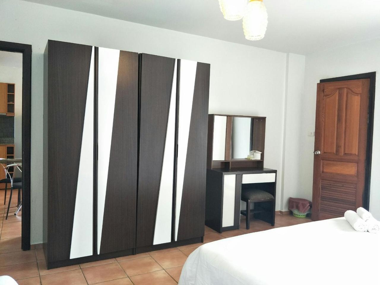Lomsabai Apartments Bangsaen Exteriér fotografie